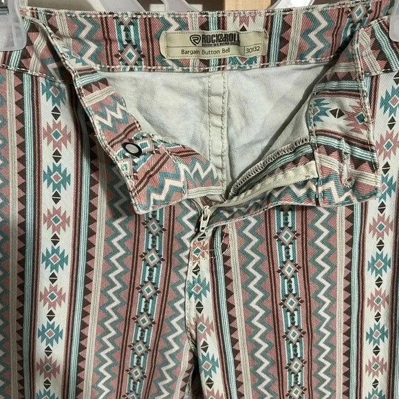 Rock & Roll Cowgirl Denim Ladies Button Bargain Bell Aztec Jeans size 30X32 - Picture 8 of 10